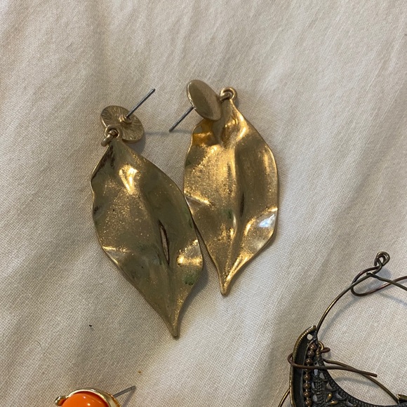 Earring Set - Picture 12 of 16